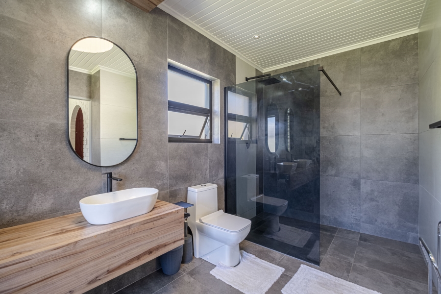 4 Bedroom Property for Sale in Summerstrand Eastern Cape